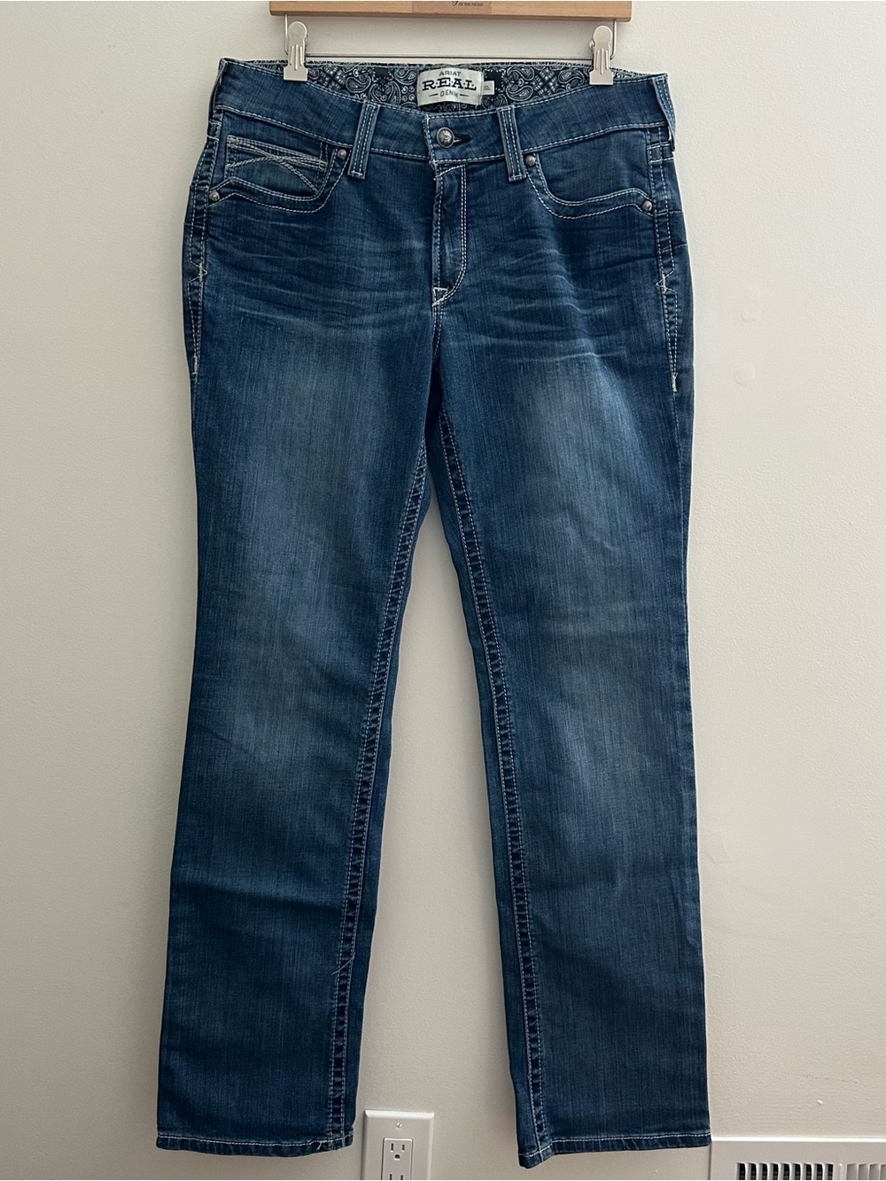Ariat Real Denim Mid Rise Straight Women’s Size 32 L Stretch (34W 34.5L)